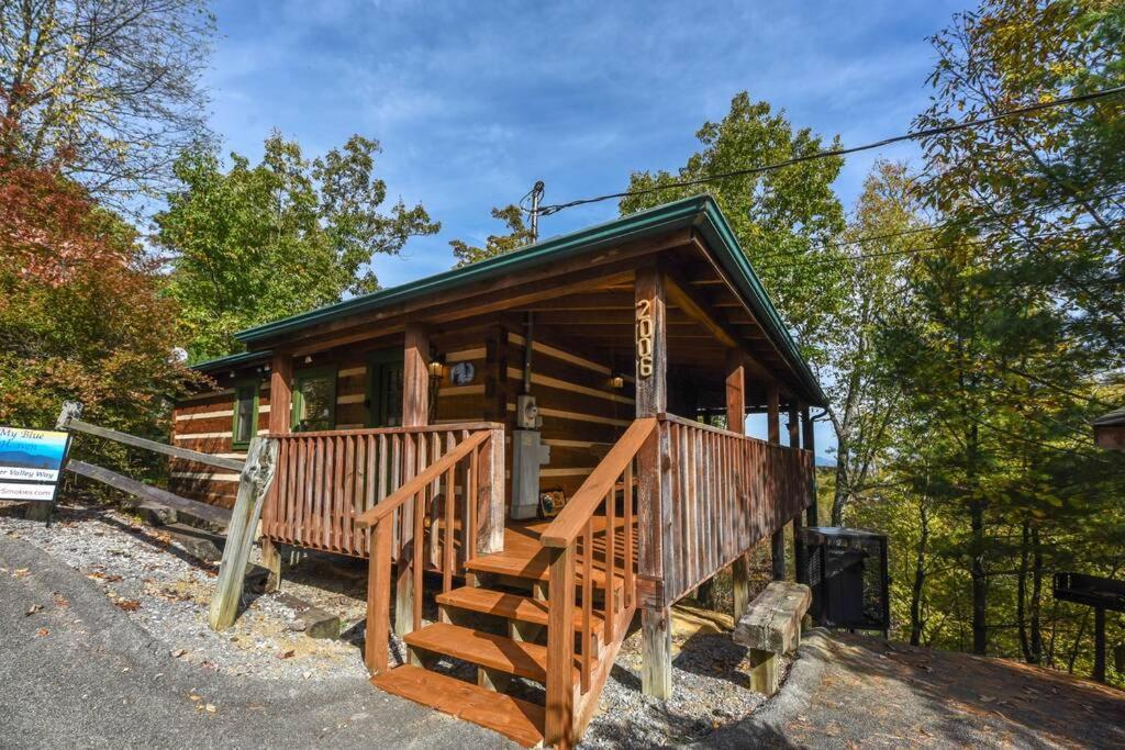 View! Cozy, Private, Fireplace, Hot Tub Log Cabin, Honeymoon! Sevierville Εξωτερικό φωτογραφία