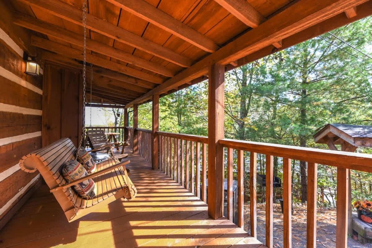 View! Cozy, Private, Fireplace, Hot Tub Log Cabin, Honeymoon! Sevierville Εξωτερικό φωτογραφία