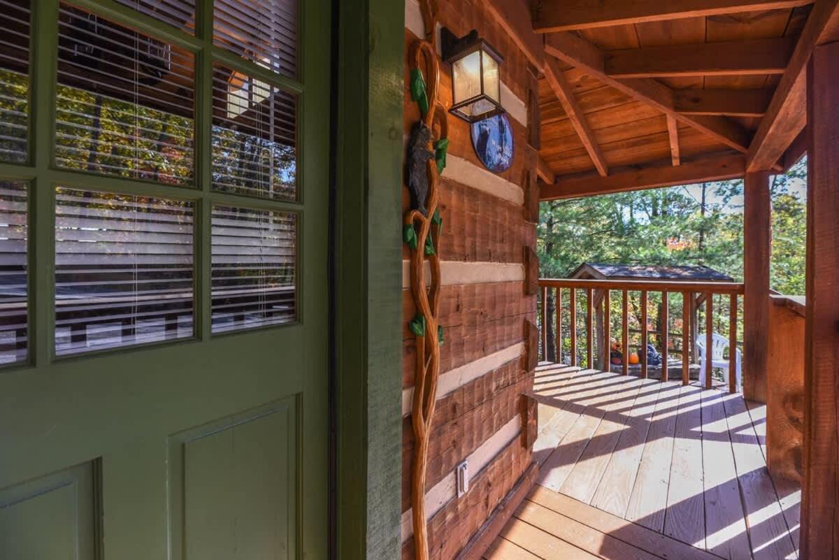 View! Cozy, Private, Fireplace, Hot Tub Log Cabin, Honeymoon! Sevierville Εξωτερικό φωτογραφία