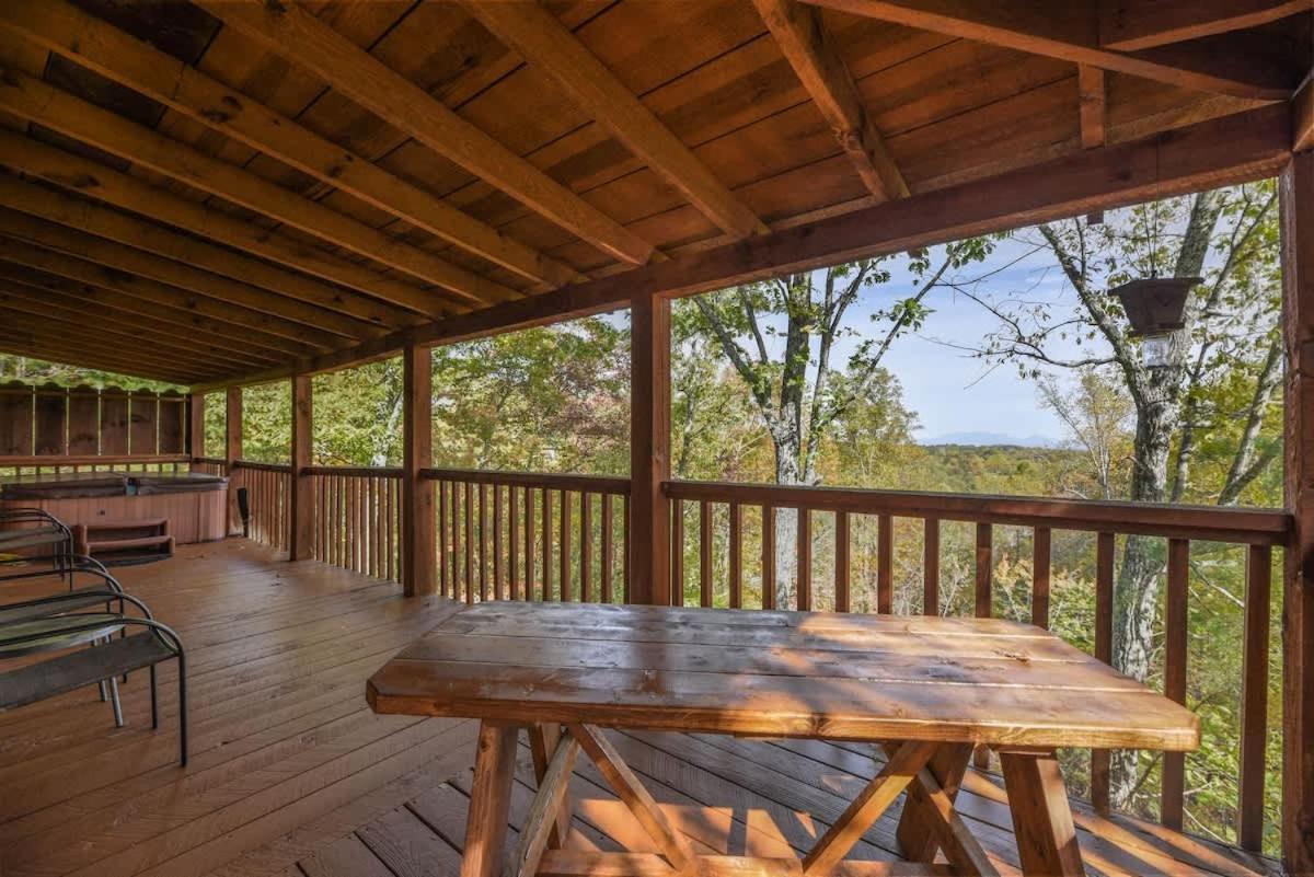 View! Cozy, Private, Fireplace, Hot Tub Log Cabin, Honeymoon! Sevierville Εξωτερικό φωτογραφία