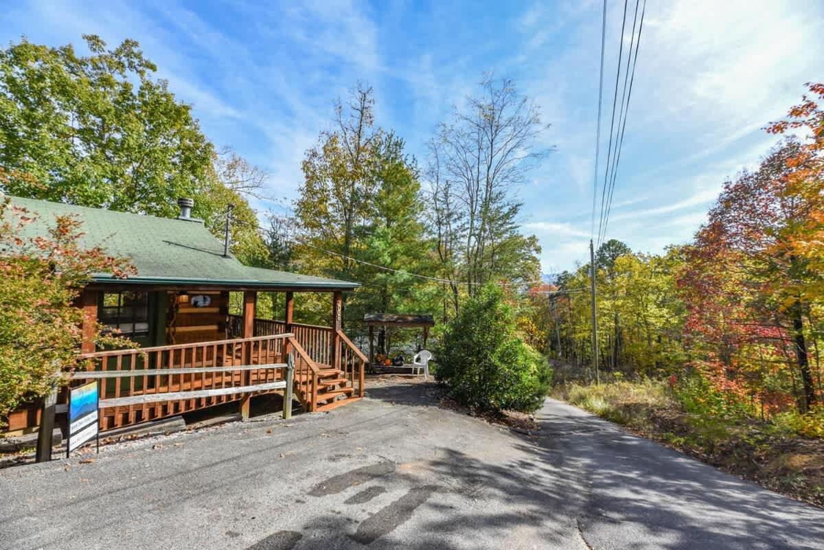 View! Cozy, Private, Fireplace, Hot Tub Log Cabin, Honeymoon! Sevierville Εξωτερικό φωτογραφία