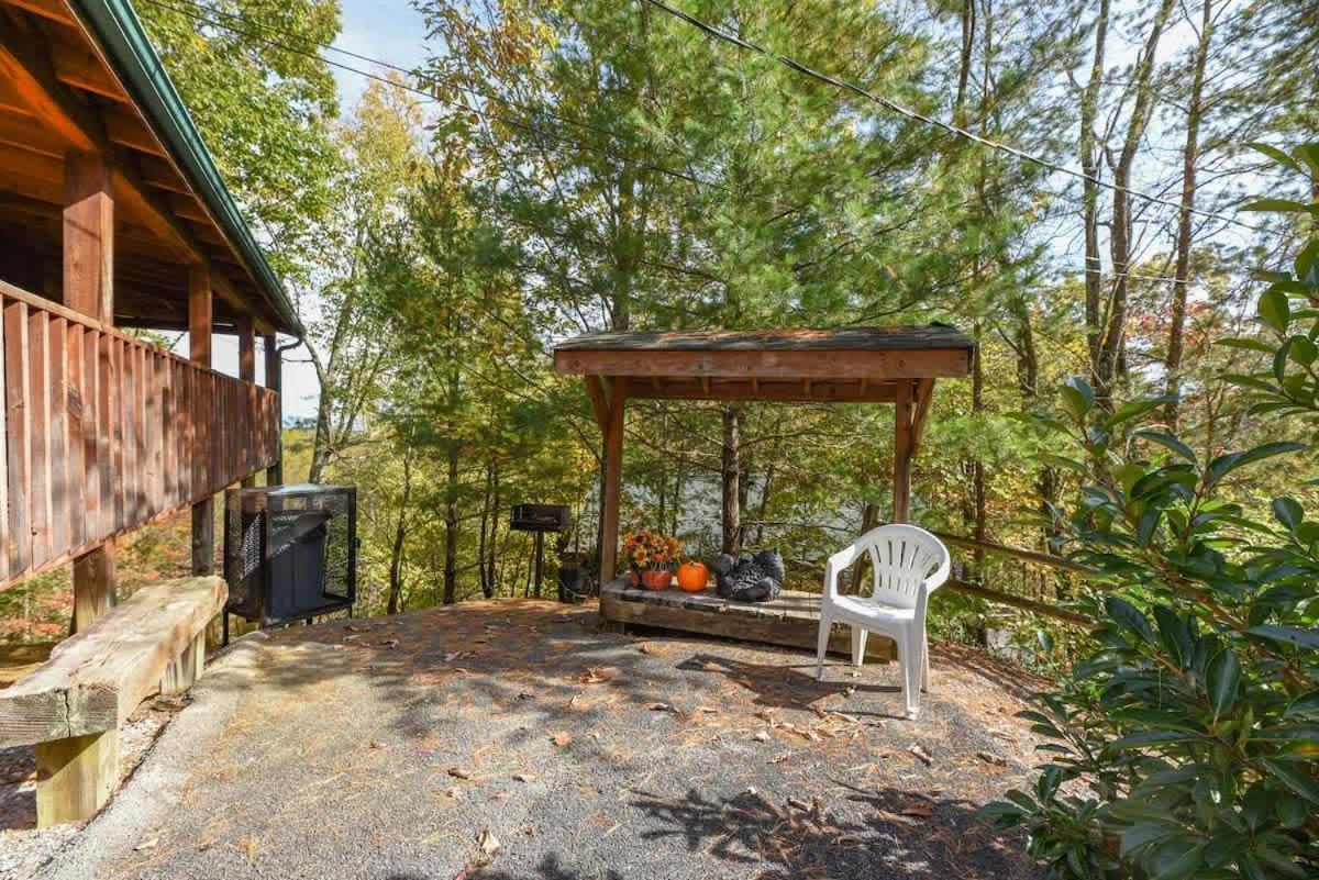 View! Cozy, Private, Fireplace, Hot Tub Log Cabin, Honeymoon! Sevierville Εξωτερικό φωτογραφία